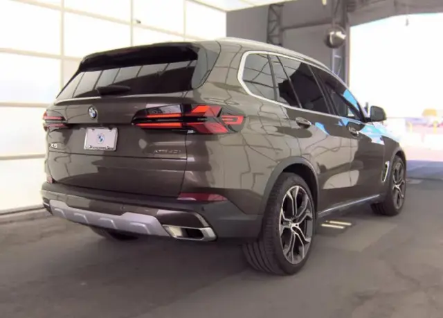 BMW X5 SPORTS ACTIVITY VEHICLE 2024