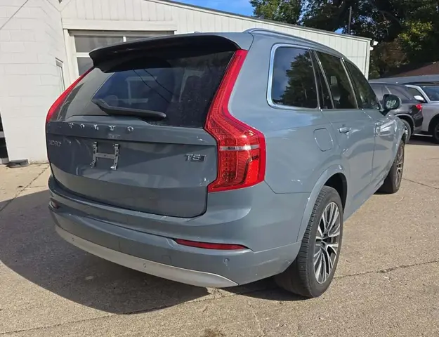 VOLVO XC90 T5 MOMENTUM 7-PASSENGER 2022