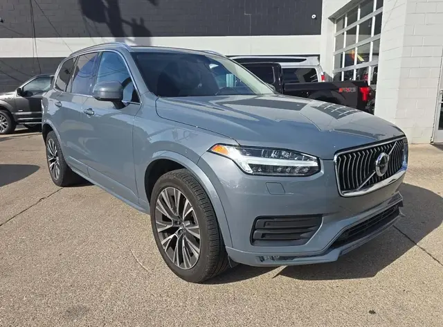 VOLVO XC90 T5 MOMENTUM 7-PASSENGER 2022