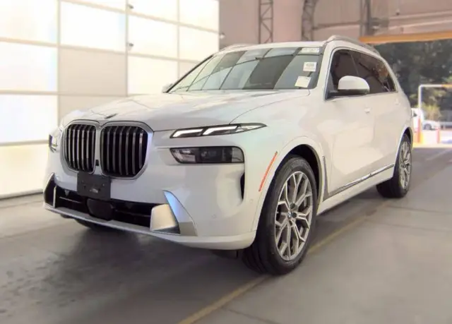 BMW X7 SPORTS ACTIVITY VEHICLE 2023