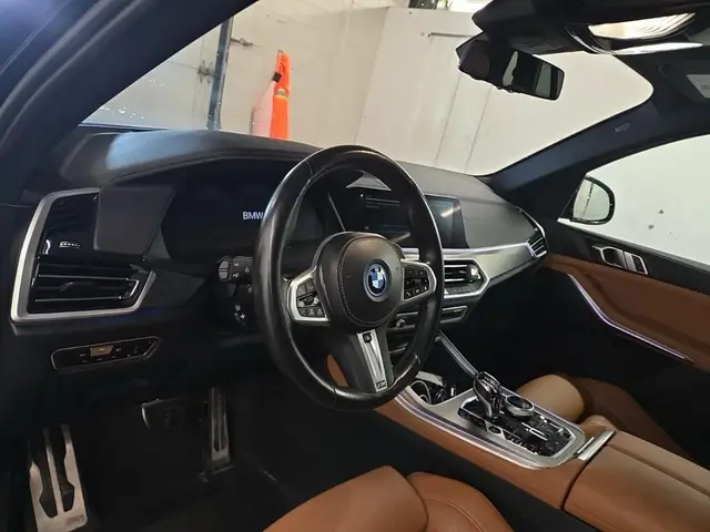 BMW X5XDRIVE45E M 4-ЗОННЫЙ АВТОМАТИТЧЕСКИЙ КЛИМАТ КОНТРОЛЬ 2023
