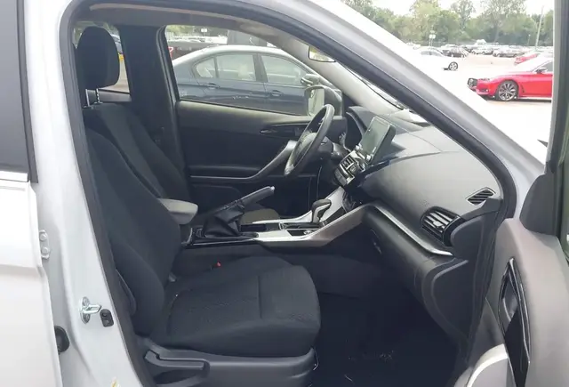 MITSUBISHI ECLIPSE CROSS 2024