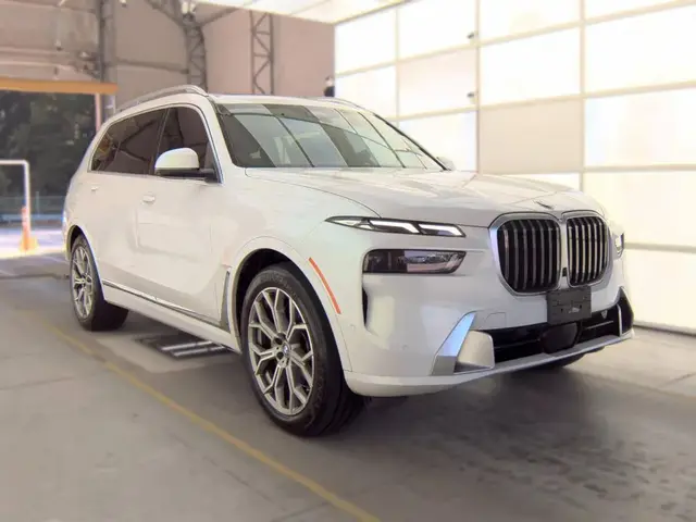 BMW X7 SPORTS ACTIVITY VEHICLE 2023