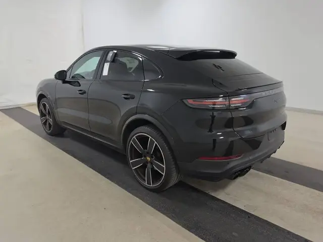 PORSCHE CAYENNE COUPE PLATINUM EDITION 2023