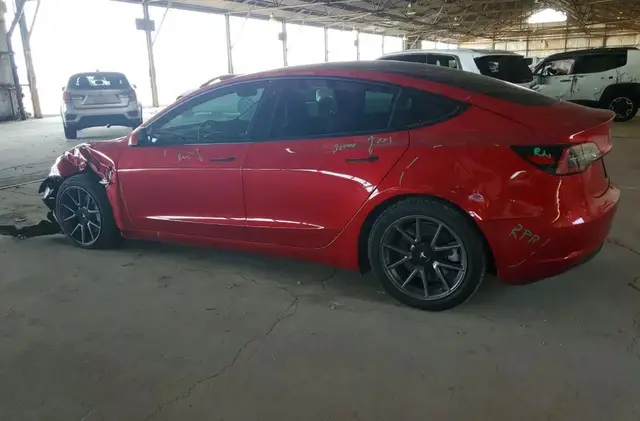 TESLA MODEL 3 2021