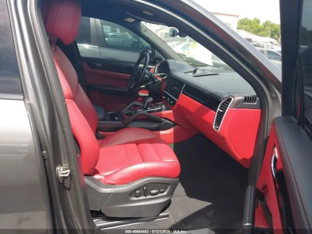 PORSCHE CAYENNE 2022
