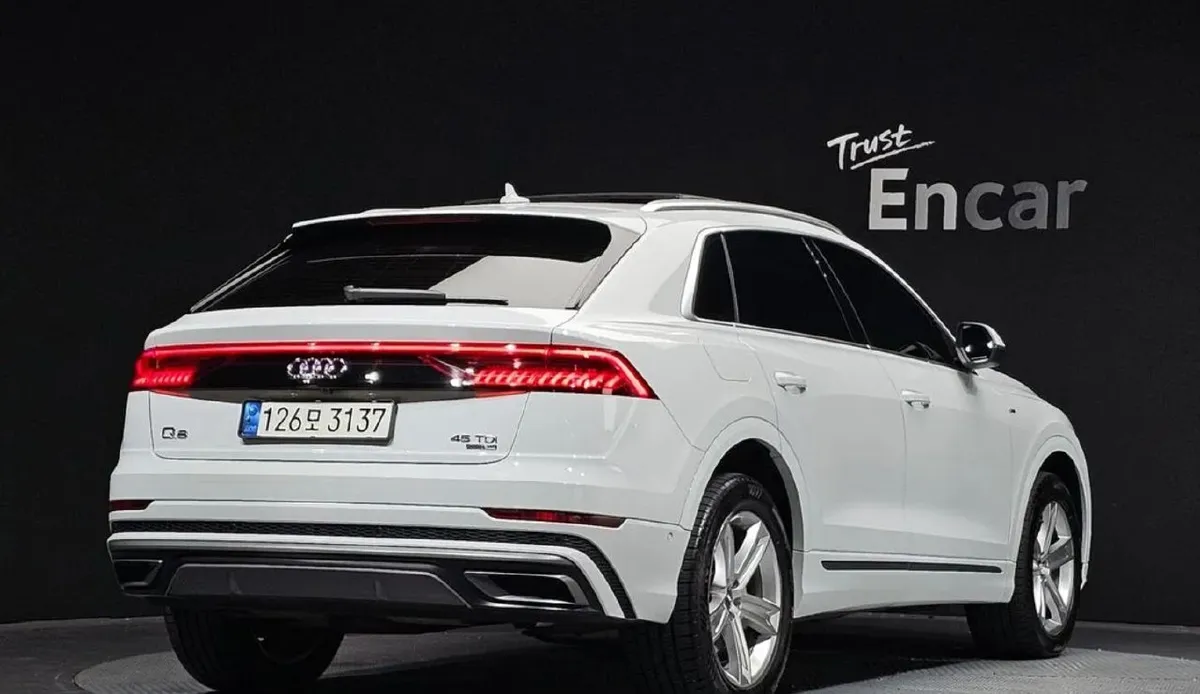 AUDI Q8 PREMIUM 2020