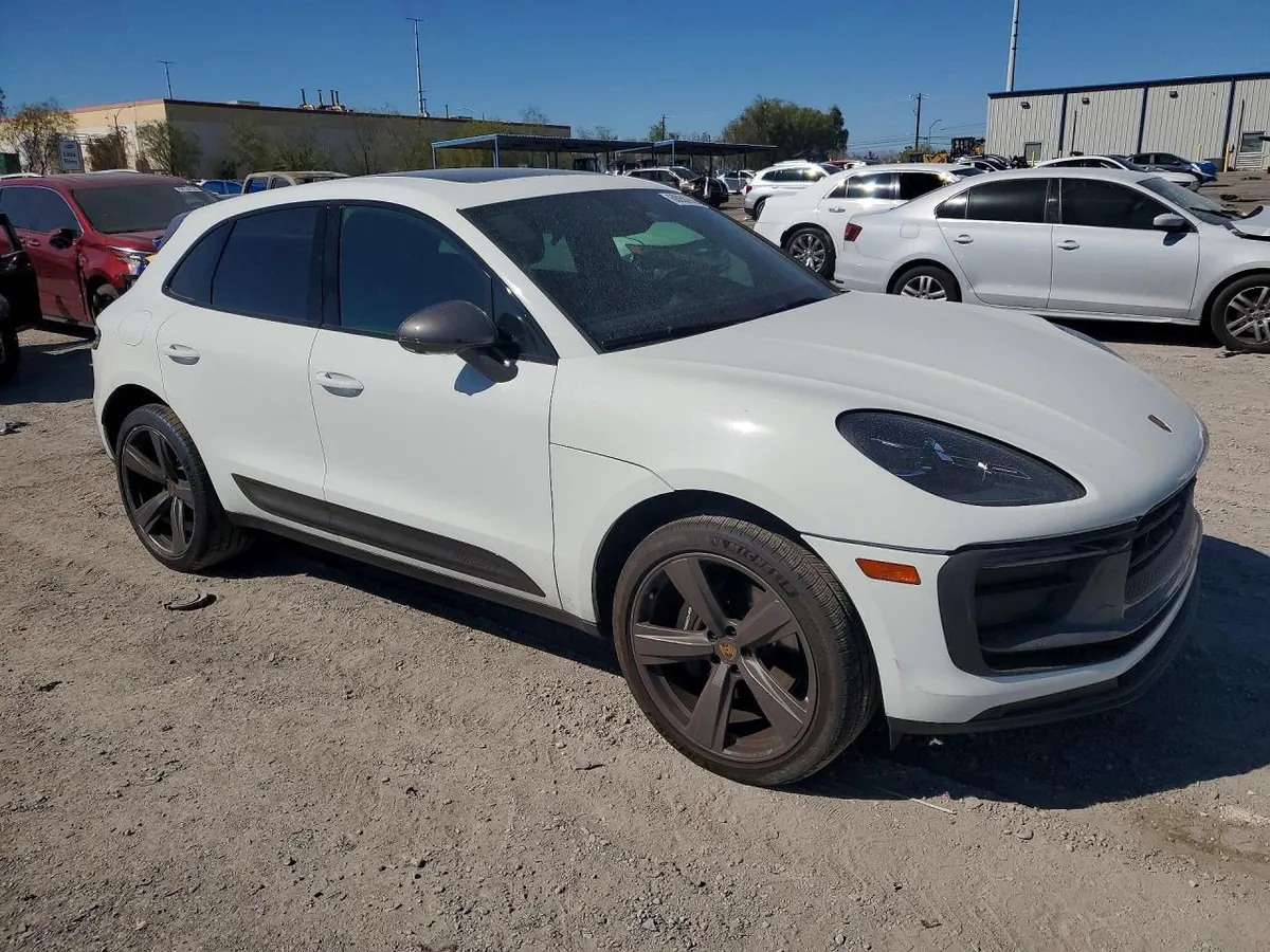 PORSCHE MACAN T 2023