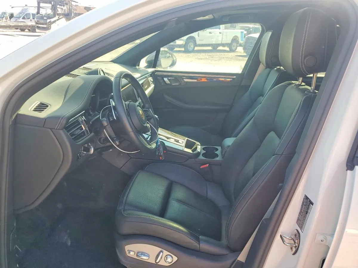 PORSCHE MACAN T 2023