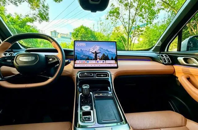 GEELY BOYUE L SHANHE VERSION (ПРЕДМАКСИМАЛЬНАЯ) 2025
