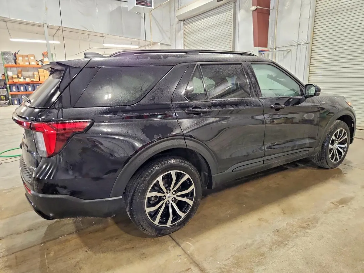 FORD EXPLORER ST-LINE 2025