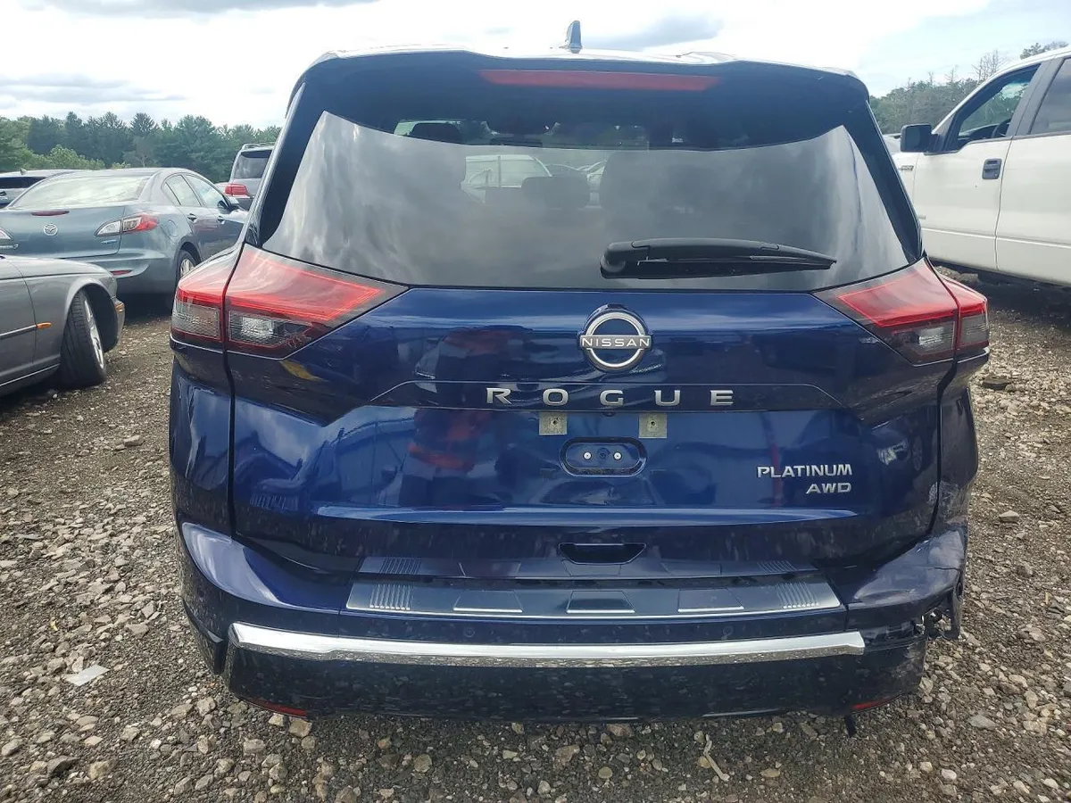 NISSAN ROGUE PLATINUM 2024