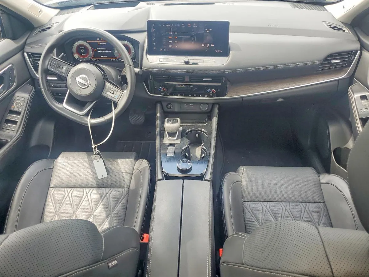 NISSAN ROGUE PLATINUM 2024