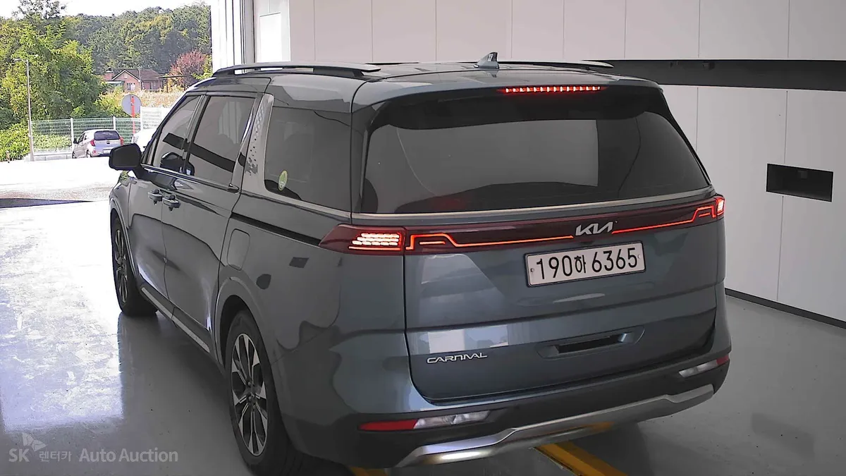 KIA CARNIVAL SIGNATURE 2022