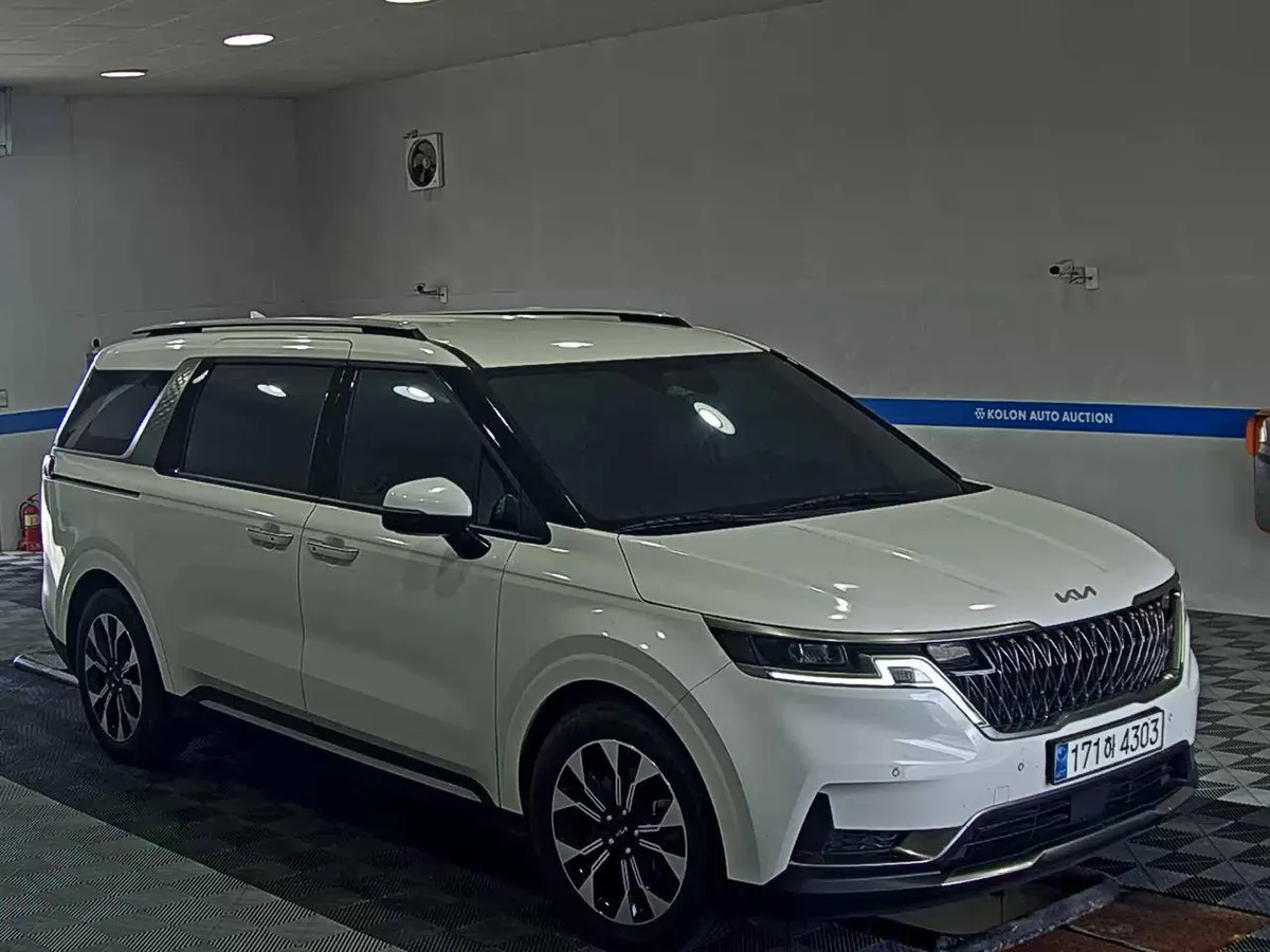 KIA CARNIVAL NOBLESSE 2023