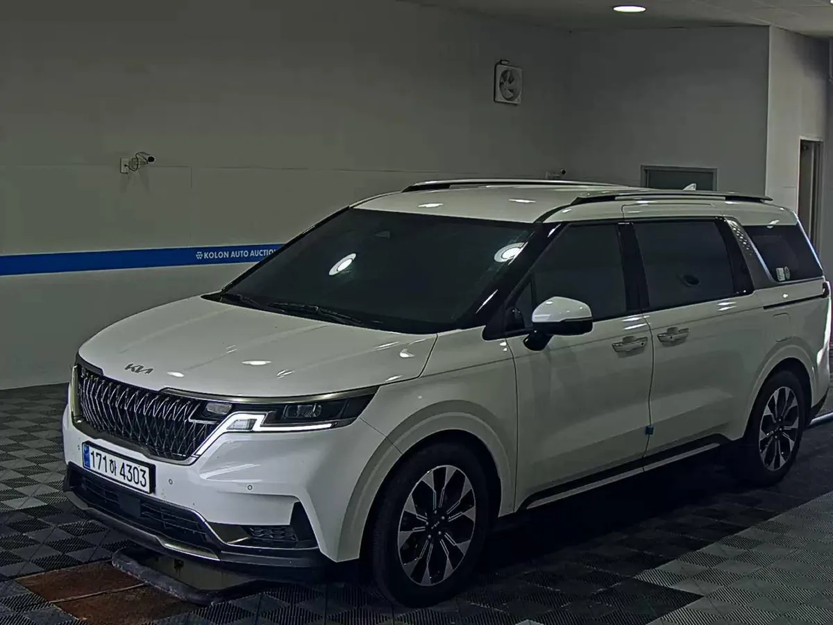 KIA CARNIVAL NOBLESSE 2023