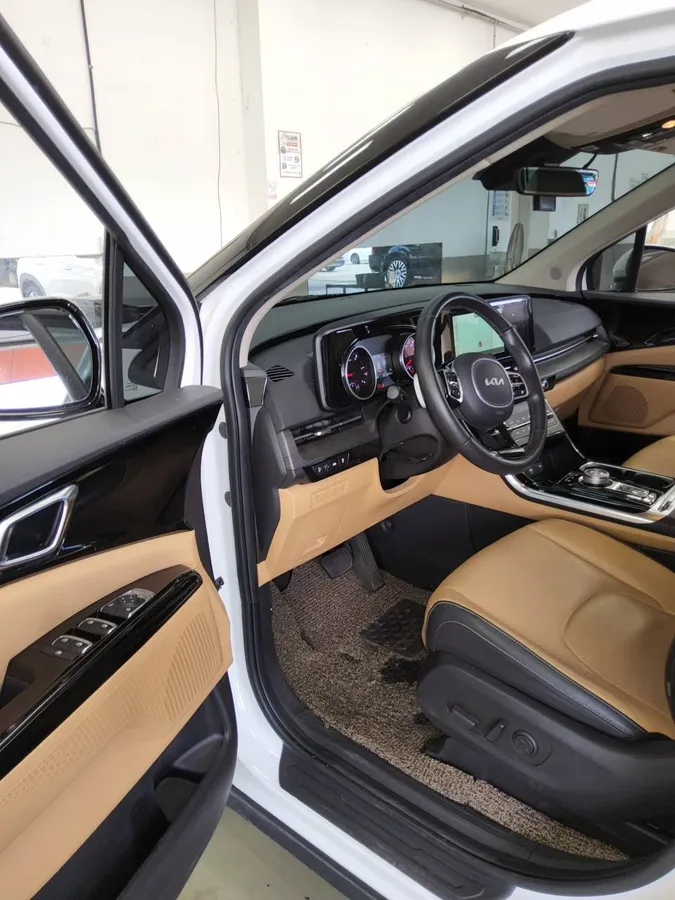 KIA CARNIVAL NOBLESSE 2023