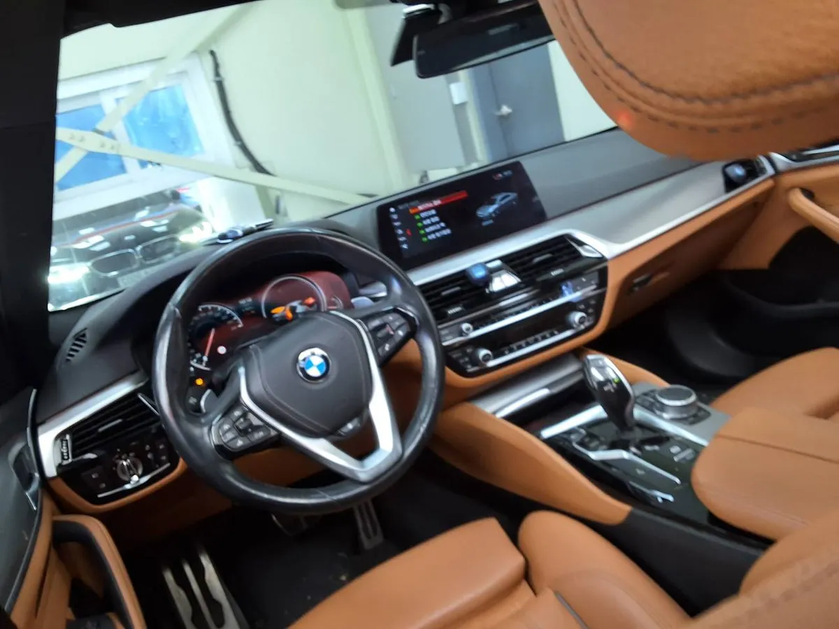 BMW 5- 2017