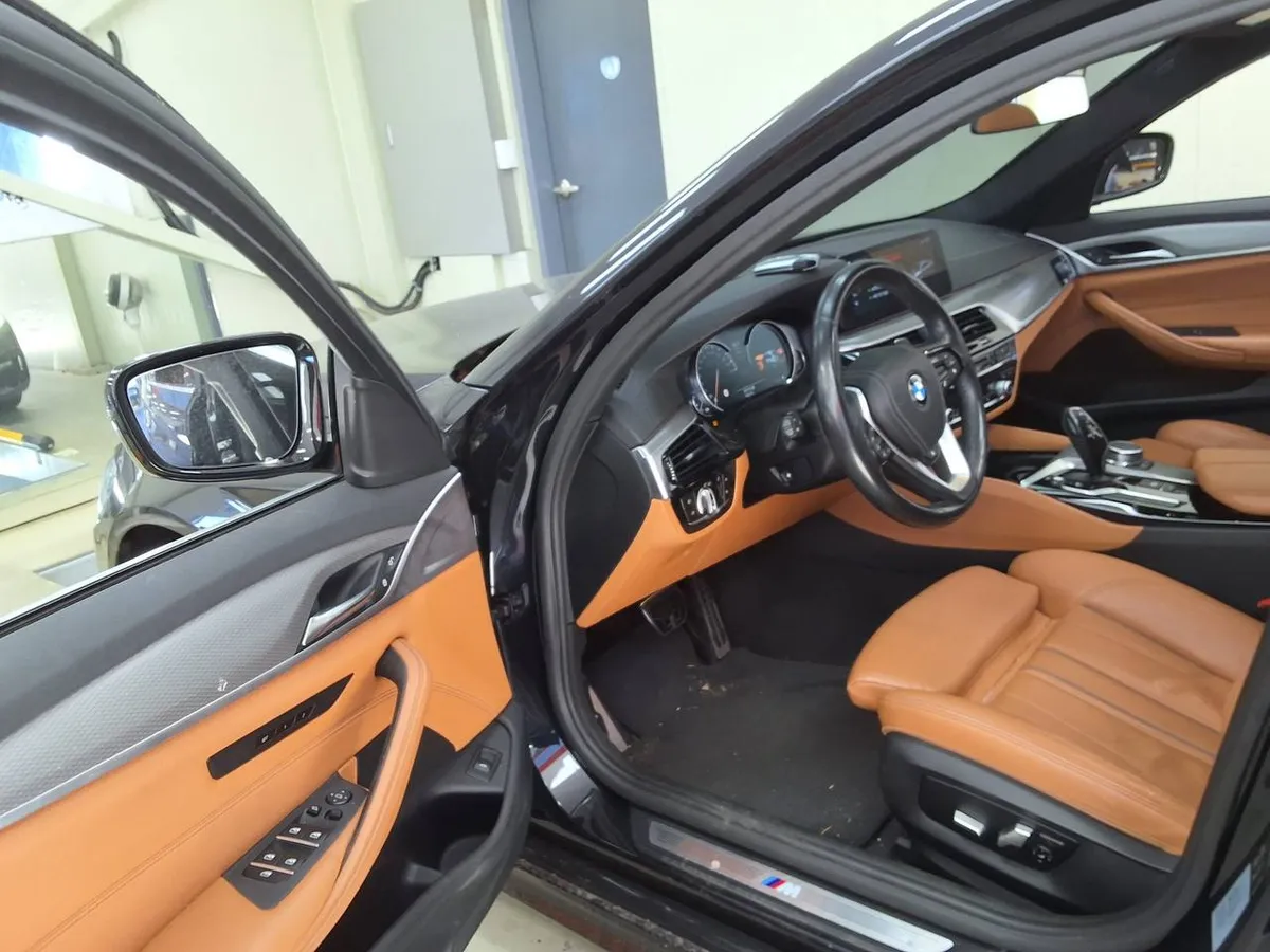 BMW 5- 2017