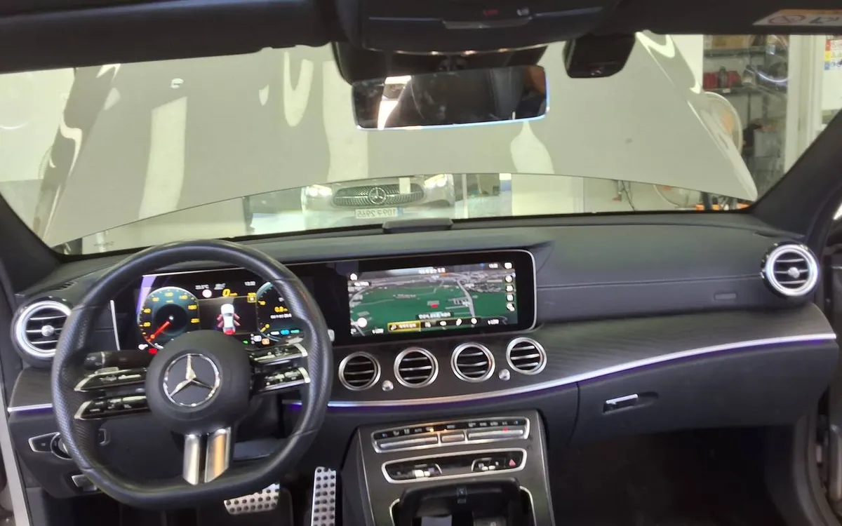 MERCEDES-BENZ E- 2022