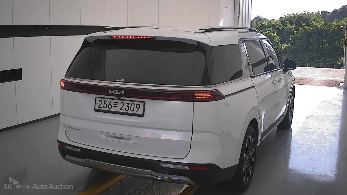 KIA CARNIVAL NOBLESSE 2022