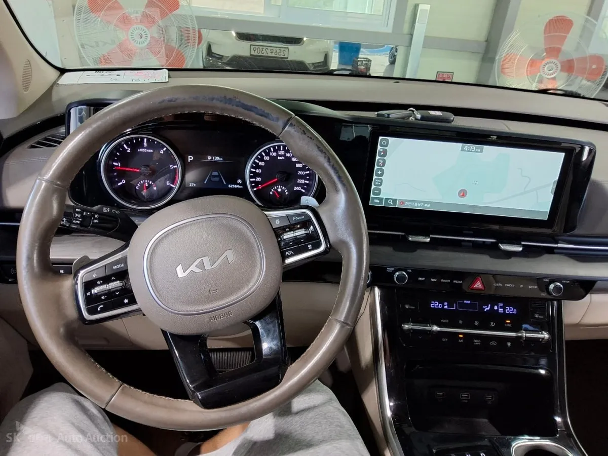 KIA CARNIVAL NOBLESSE 2022