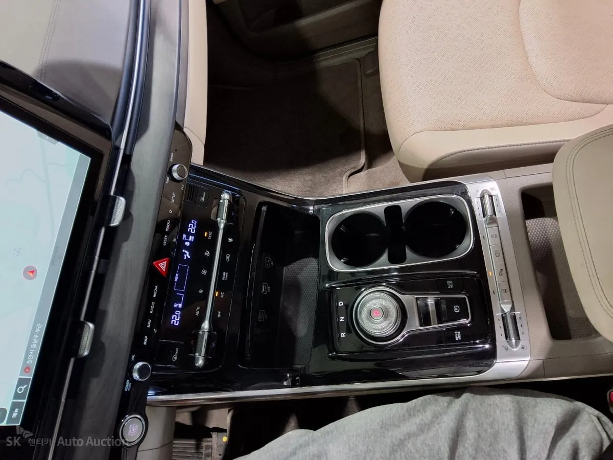KIA CARNIVAL NOBLESSE 2022