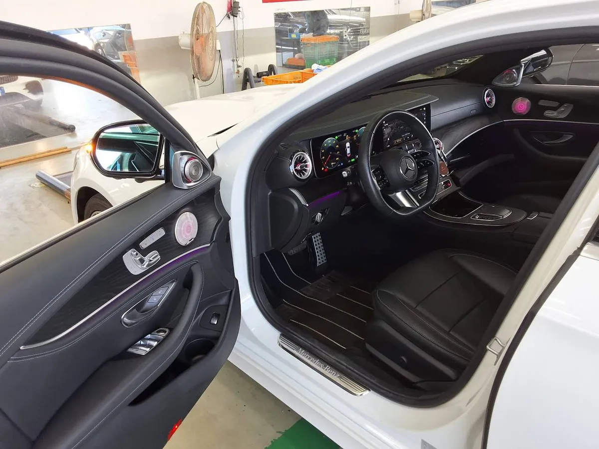 MERCEDES-BENZ E- 2023