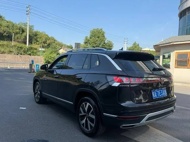 VOLKSWAGEN TAYRON LUXURY 2024