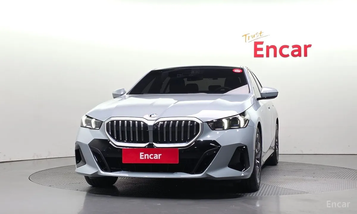 BMW 5 SERIES 2024