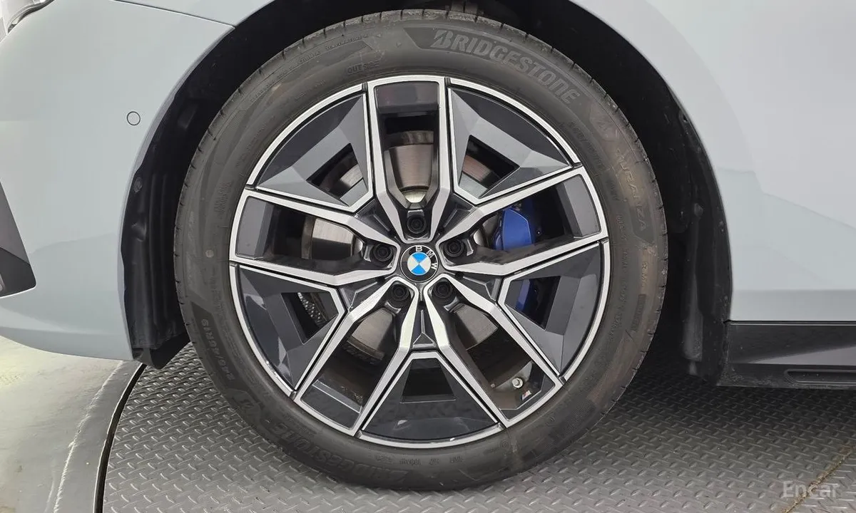 BMW 5 SERIES 2024