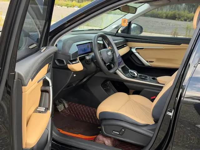 GEELY BOYUE L PREMIUM 2023