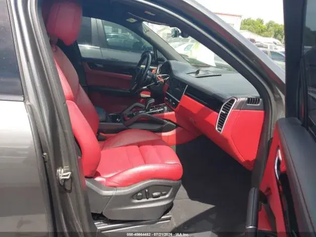 PORSCHE CAYENNE 2022