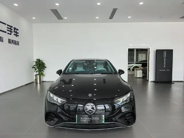 MERCEDES-BENZ EQE LUXURY 2024