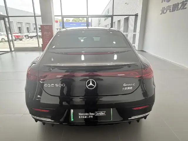 MERCEDES-BENZ EQE LUXURY 2024