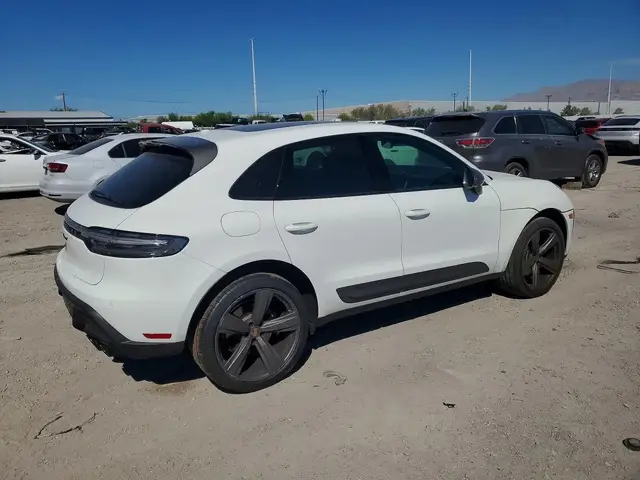 PORSCHE MACAN T 2023