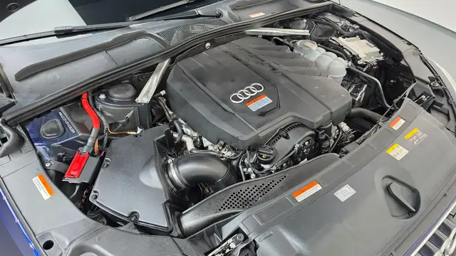 AUDI A4B9 PREMIUM 2023