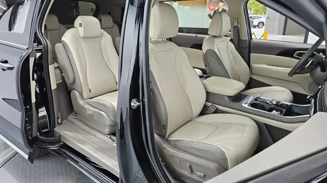 KIA CARNIVAL SIGNATURE 2023