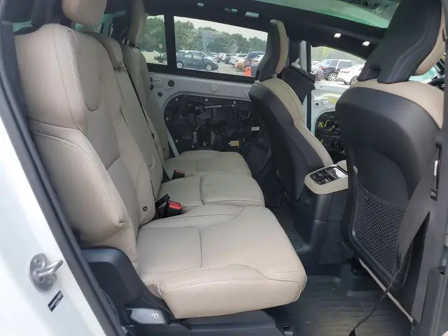 VOLVO XC90 ULTRA 2025