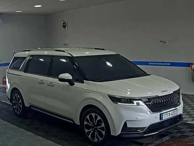 KIA CARNIVAL NOBLESSE 2023