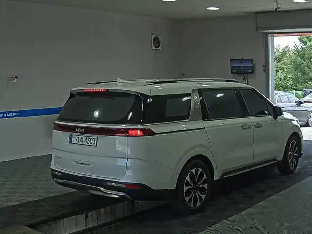 KIA CARNIVAL NOBLESSE 2023