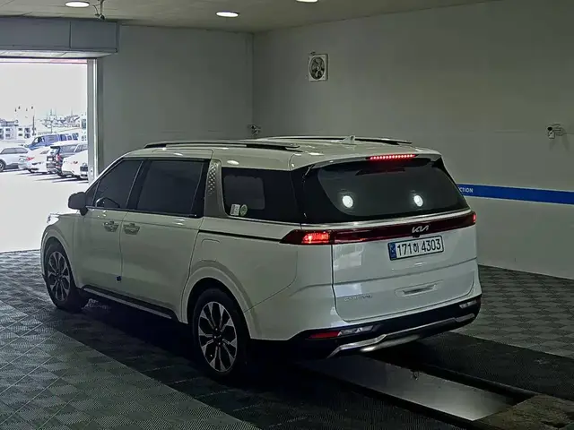 KIA CARNIVAL NOBLESSE 2023