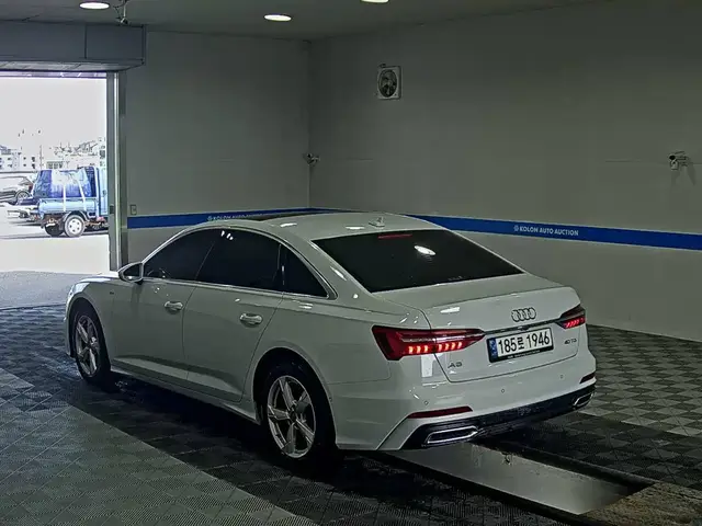 AUDI A6 2021