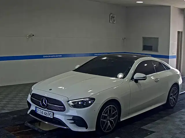 MERCEDES-BENZ E- 2022