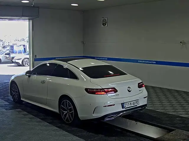 MERCEDES-BENZ E- 2022