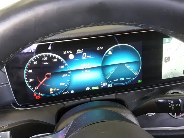 MERCEDES-BENZ E- 2022