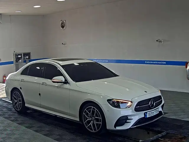 MERCEDES-BENZ E- 2023