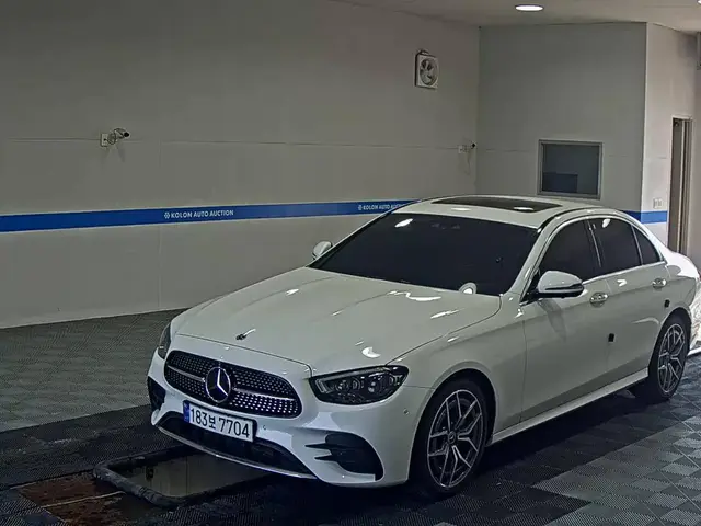MERCEDES-BENZ E- 2023