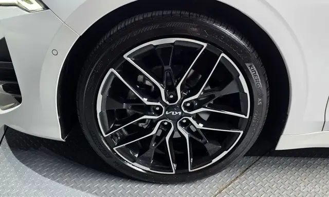 KIA K5 SIGNATURE 2023