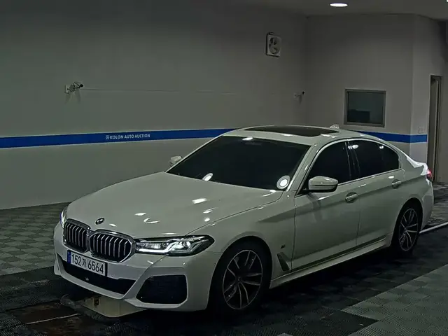 BMW 5 SERIES 2022